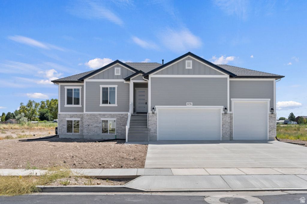 5731 W 4100 S, Hooper, UT 84315