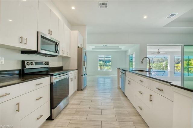 1824 23rd CT, Cape Coral, FL 33991