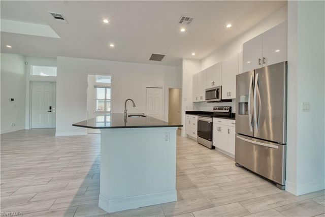 1824 23rd CT, Cape Coral, FL 33991