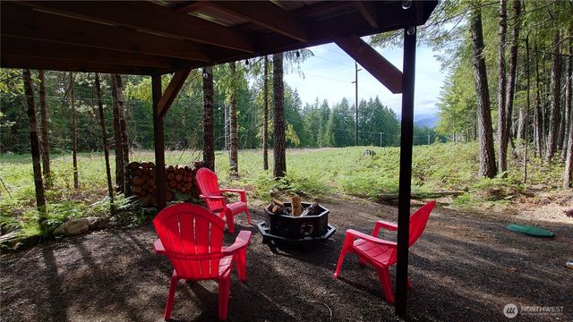 80 N Kings Way, Hoodsport, WA 98548
