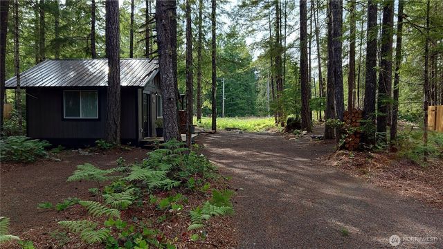 80 N Kings Way, Hoodsport, WA 98548