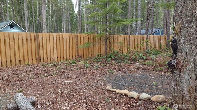 80 N Kings Way, Hoodsport, WA 98548