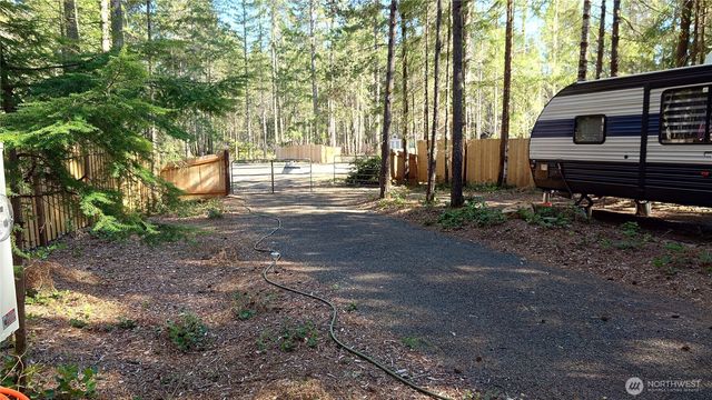 80 N Kings Way, Hoodsport, WA 98548