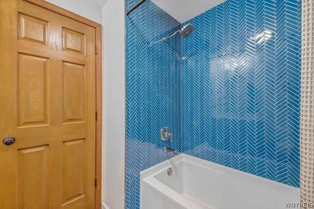 3775 Colin Court, Wheatfield, NY 14120