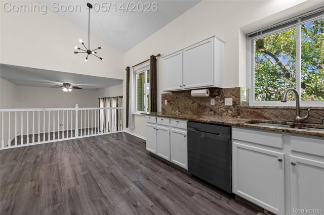 3072 TALON Circle, Lake Orion Village, MI 48360
