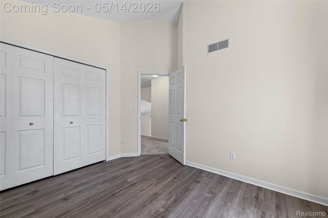 3072 TALON Circle, Lake Orion Village, MI 48360