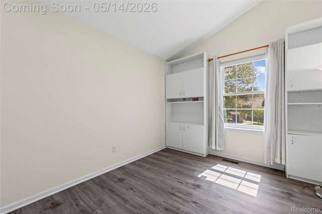 3072 TALON Circle, Lake Orion Village, MI 48360