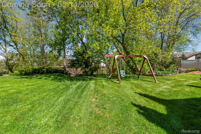 3072 TALON Circle, Lake Orion Village, MI 48360