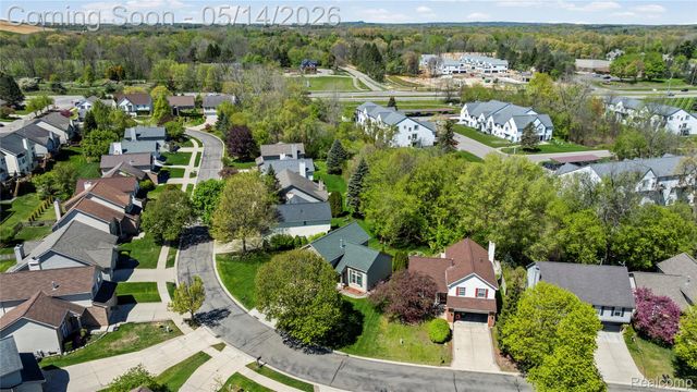 3072 TALON Circle, Lake Orion Village, MI 48360