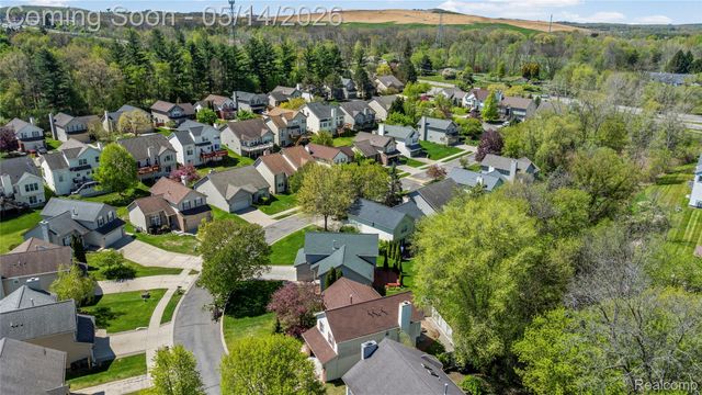 3072 TALON Circle, Lake Orion Village, MI 48360