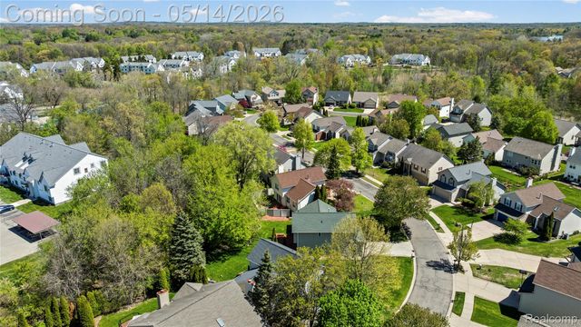 3072 TALON Circle, Lake Orion Village, MI 48360