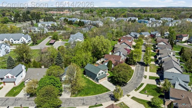 3072 TALON Circle, Lake Orion Village, MI 48360