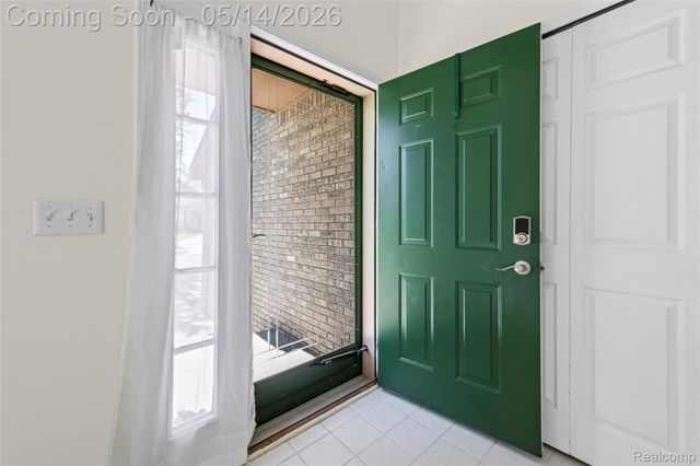 3072 TALON Circle, Lake Orion Village, MI 48360