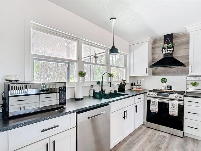 7374 CIRCLE DRIVE, Lady Lake, FL 32159