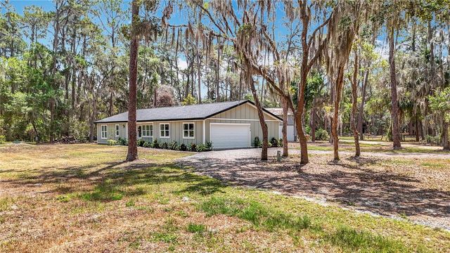 7374 CIRCLE DRIVE, Lady Lake, FL 32159