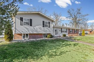 340 Venus Drive, Godfrey, IL 62035
