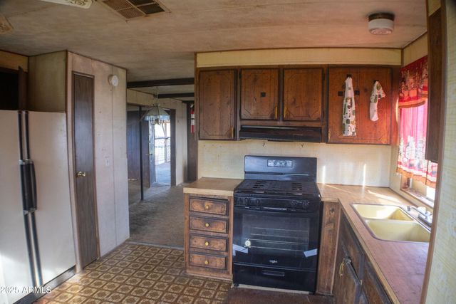16071 S YAVAPAI Drive, Mayer, AZ 86333