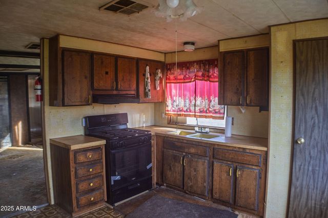 16071 S YAVAPAI Drive, Mayer, AZ 86333