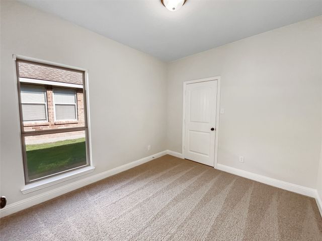 125 Hickory Creek Drive, Red Oak, TX 75154