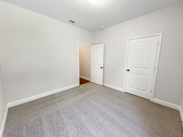 125 Hickory Creek Drive, Red Oak, TX 75154