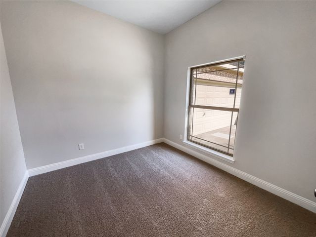 125 Hickory Creek Drive, Red Oak, TX 75154