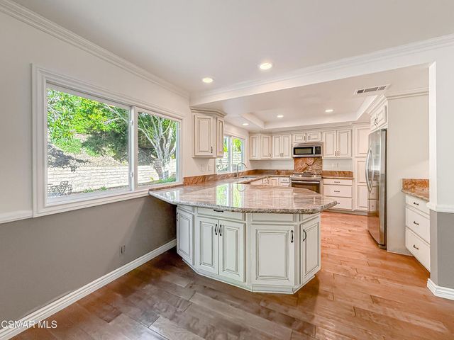 705 Rushing Creek Place, Thousand Oaks, CA 91360