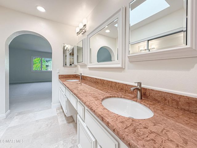 705 Rushing Creek Place, Thousand Oaks, CA 91360