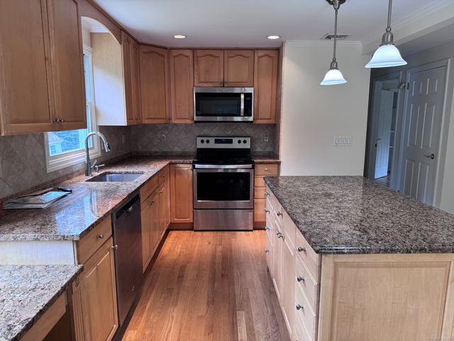 18 Hales Road, Westport, CT 06880