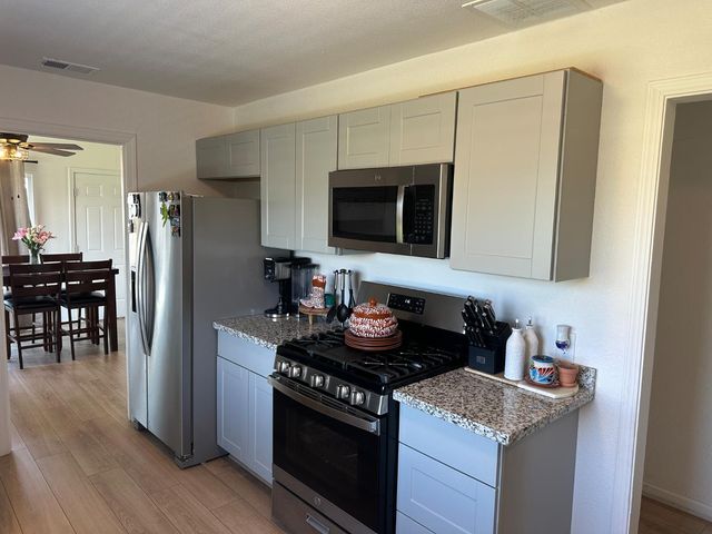 405 E Longview Ave, Stockton, CA 95207