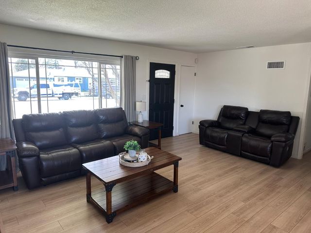 405 E Longview Ave, Stockton, CA 95207