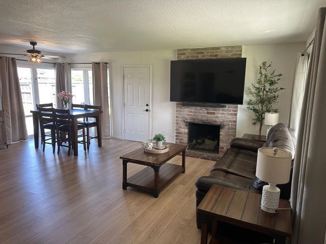 405 E Longview Ave, Stockton, CA 95207