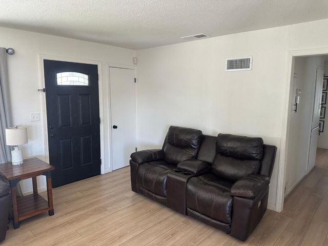 405 E Longview Ave, Stockton, CA 95207