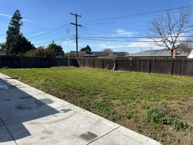 405 E Longview Ave, Stockton, CA 95207