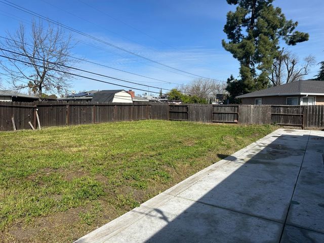 405 E Longview Ave, Stockton, CA 95207