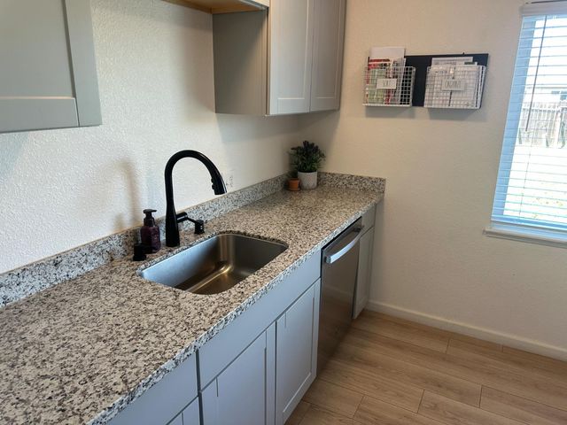 405 E Longview Ave, Stockton, CA 95207