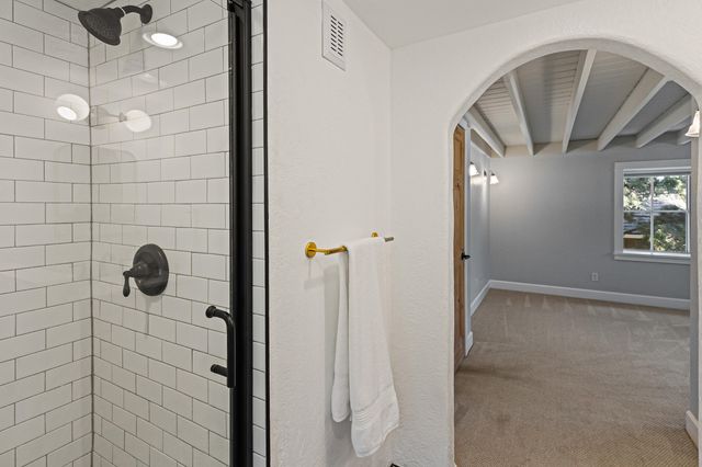 1940 NW Monterey Pines Drive UNIT 2, Bend, OR 97703