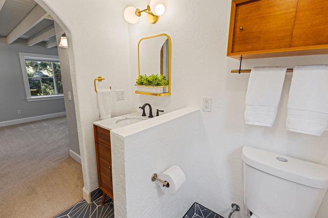 1940 NW Monterey Pines Drive UNIT 2, Bend, OR 97703