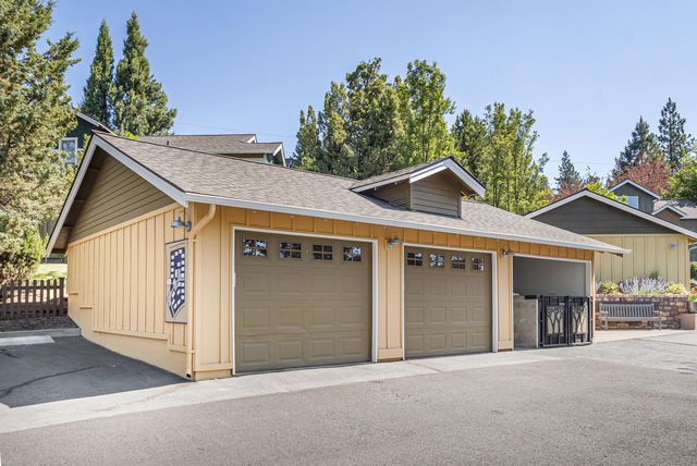 1940 NW Monterey Pines Drive UNIT 2, Bend, OR 97703