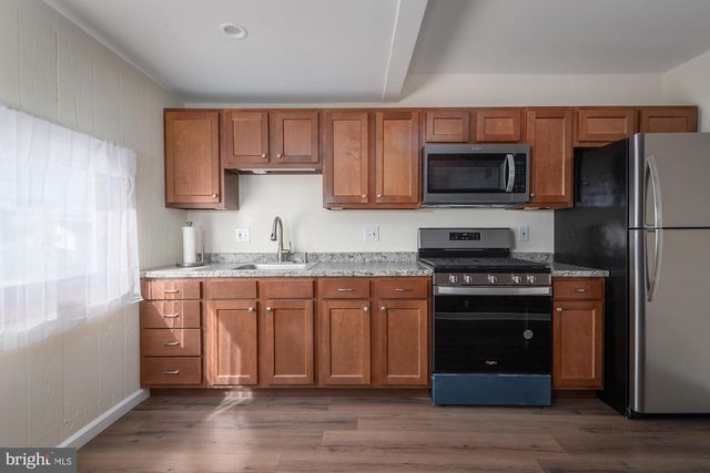 1726 LESLIE RD, Dundalk, MD 21222