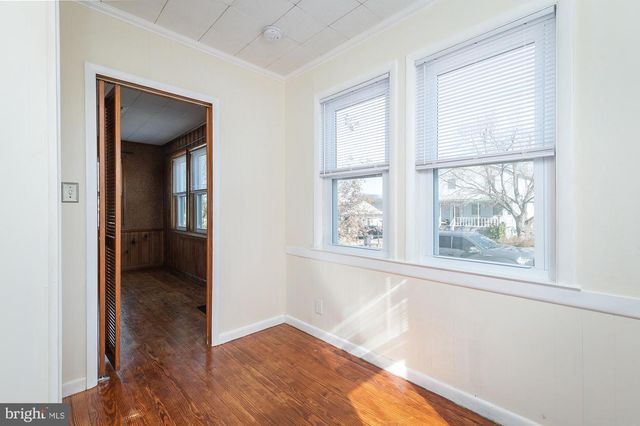 1726 LESLIE RD, Dundalk, MD 21222