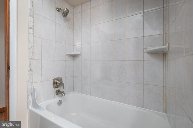 1726 LESLIE RD, Dundalk, MD 21222