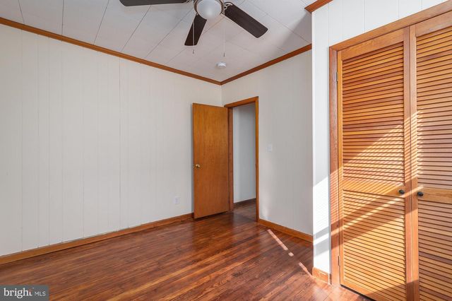 1726 LESLIE RD, Dundalk, MD 21222