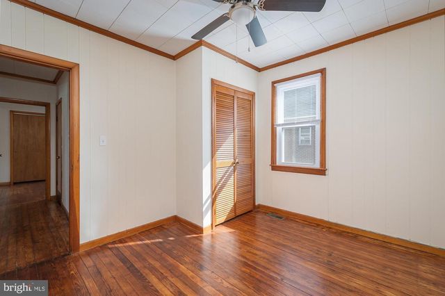 1726 LESLIE RD, Dundalk, MD 21222