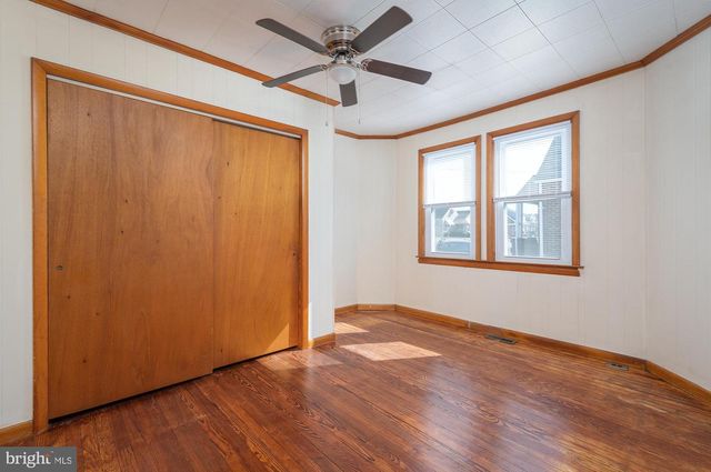 1726 LESLIE RD, Dundalk, MD 21222