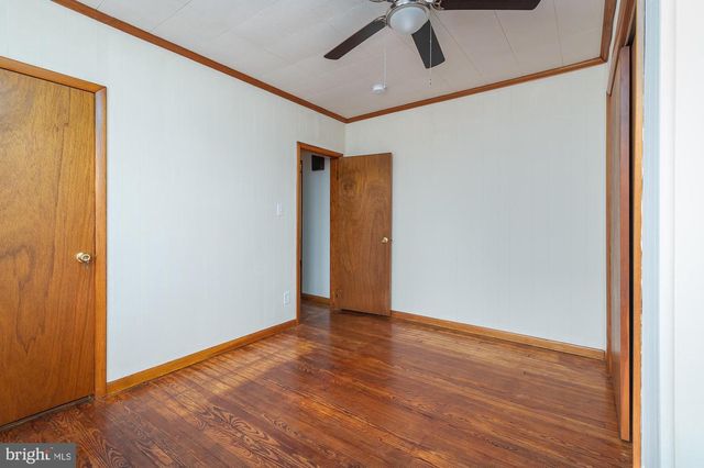 1726 LESLIE RD, Dundalk, MD 21222