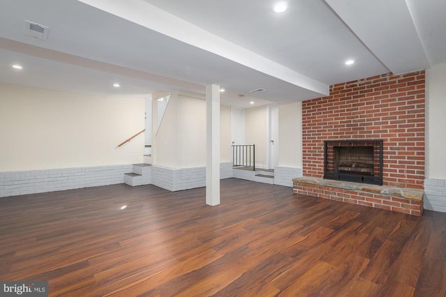 1726 LESLIE RD, Dundalk, MD 21222