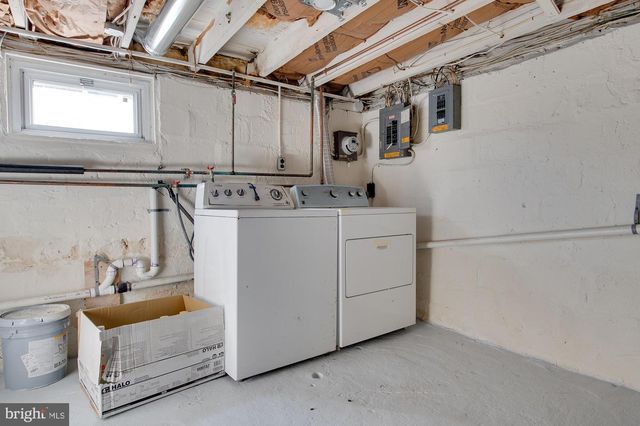 1726 LESLIE RD, Dundalk, MD 21222