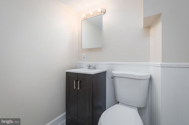 1726 LESLIE RD, Dundalk, MD 21222