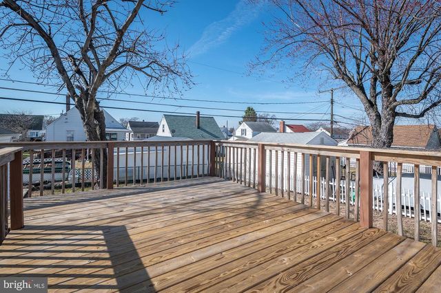 1726 LESLIE RD, Dundalk, MD 21222