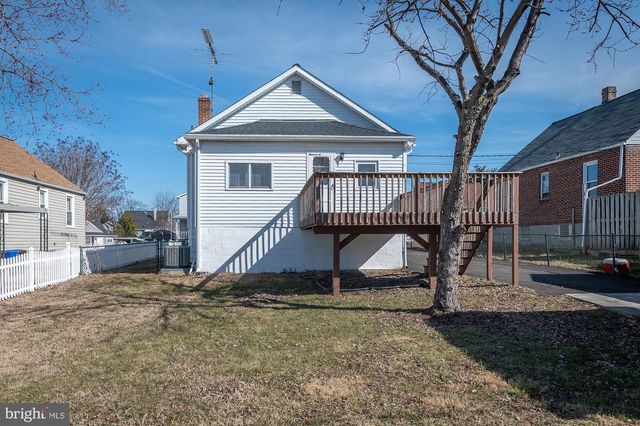 1726 LESLIE RD, Dundalk, MD 21222